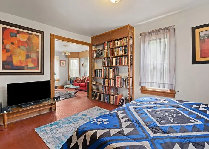 Historic Brick Near River And Downtown Holiday home *