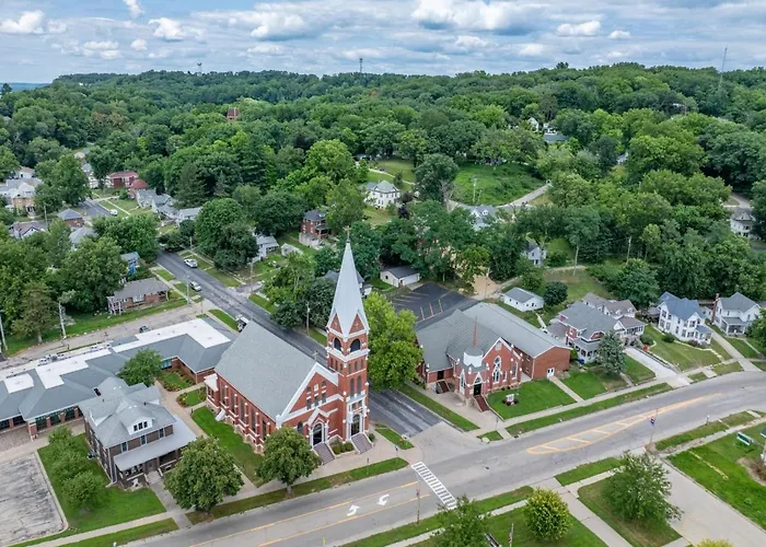 Historic Brick Near River And Downtown * Savanna